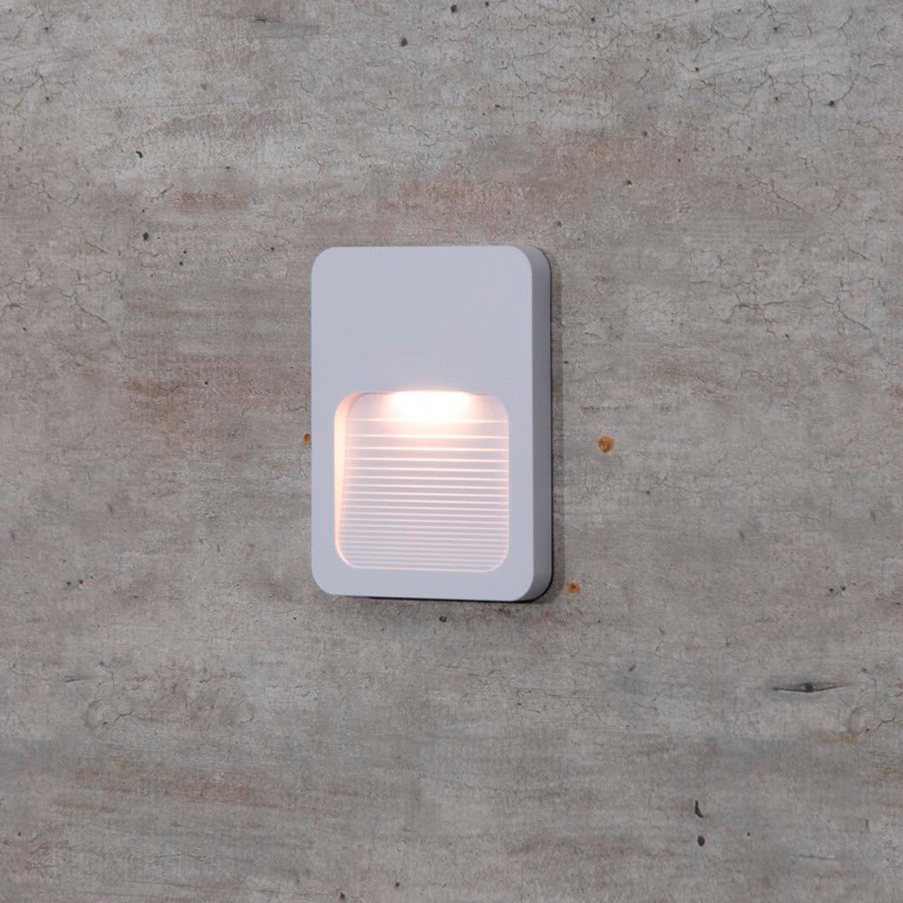 Balizador Fit 2W 3000K Bivolt IP65 Branco em ABS