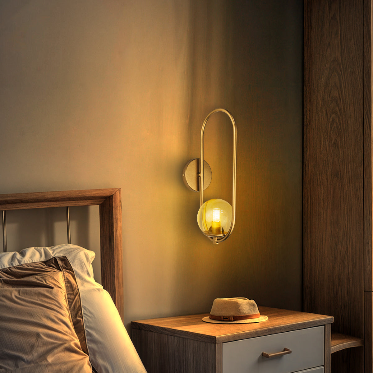 Arandela Arkom Light Parede Dourado Globo Âmbar 10Cm