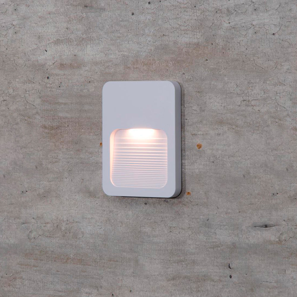 Balizador Fit 2W 3000K Bivolt IP65 Branco em ABS