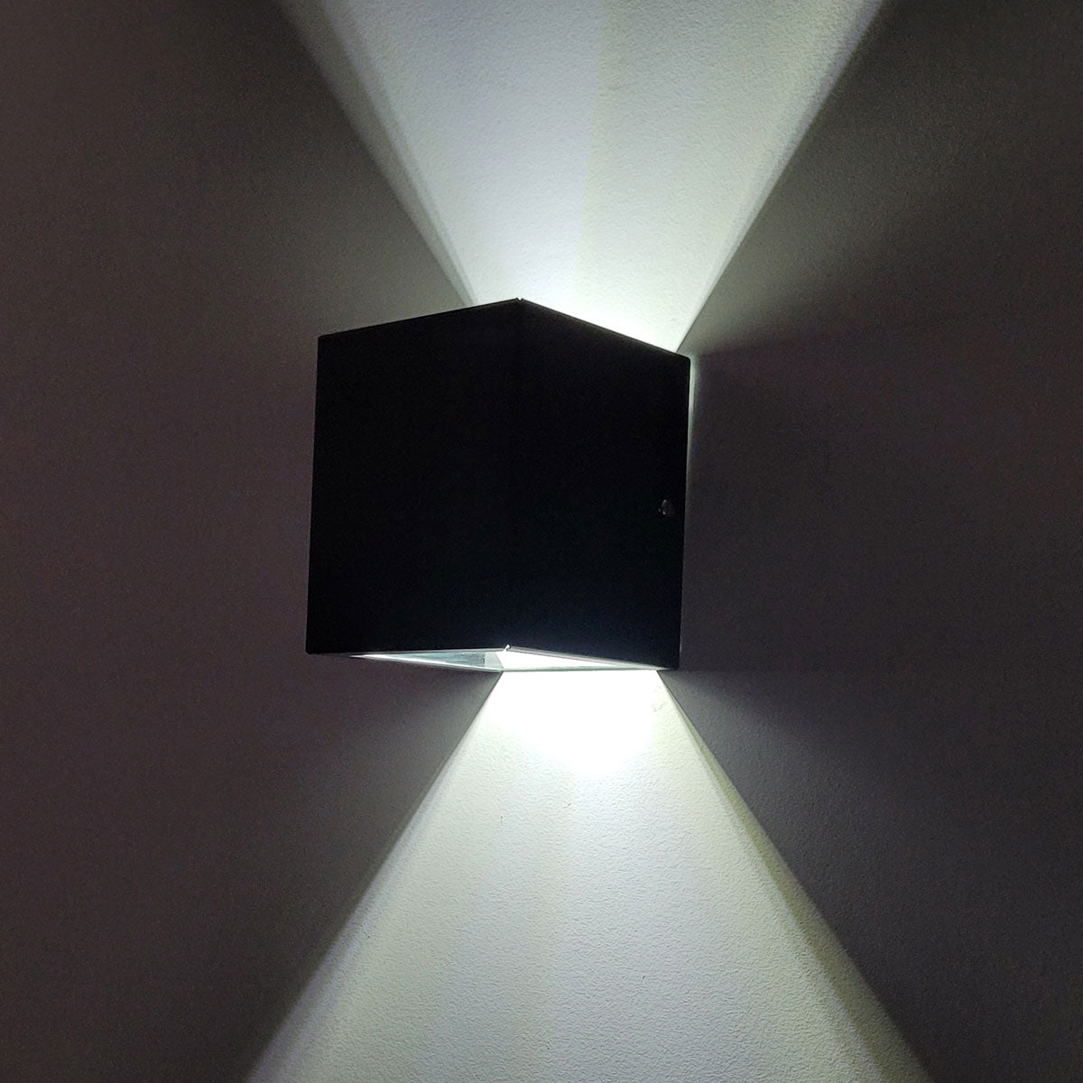 Arandela Efeito 2 Fachos 2 Focos em Aluminio Externa Preto-IL10703